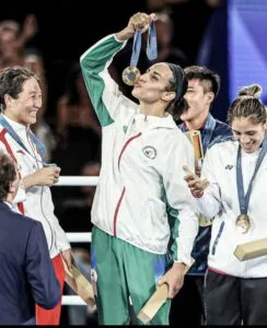 Imane Khelif : un sacre olympique historique à Paris 2024