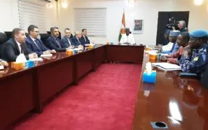 Visite au Niger du Ministre de l'Énergie mohamed Arkab ( photo fournie )