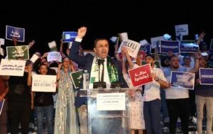 Youcef Aouchiche (FFS) lors d'un meeting