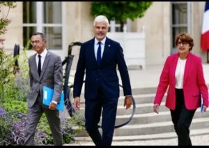 Emmanuel Macron : consultations politiques et quête de consensus pour la nomination du Premier ministre