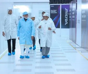 Narendra Modi inaugure l’usine Micron au Gujarat ( Credit photo 2 compte X @marendramodi)